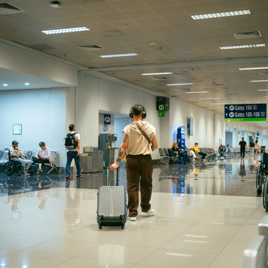 Sanderstead to Luton Airport Taxi – Reliable, Comfortable & Always On Time